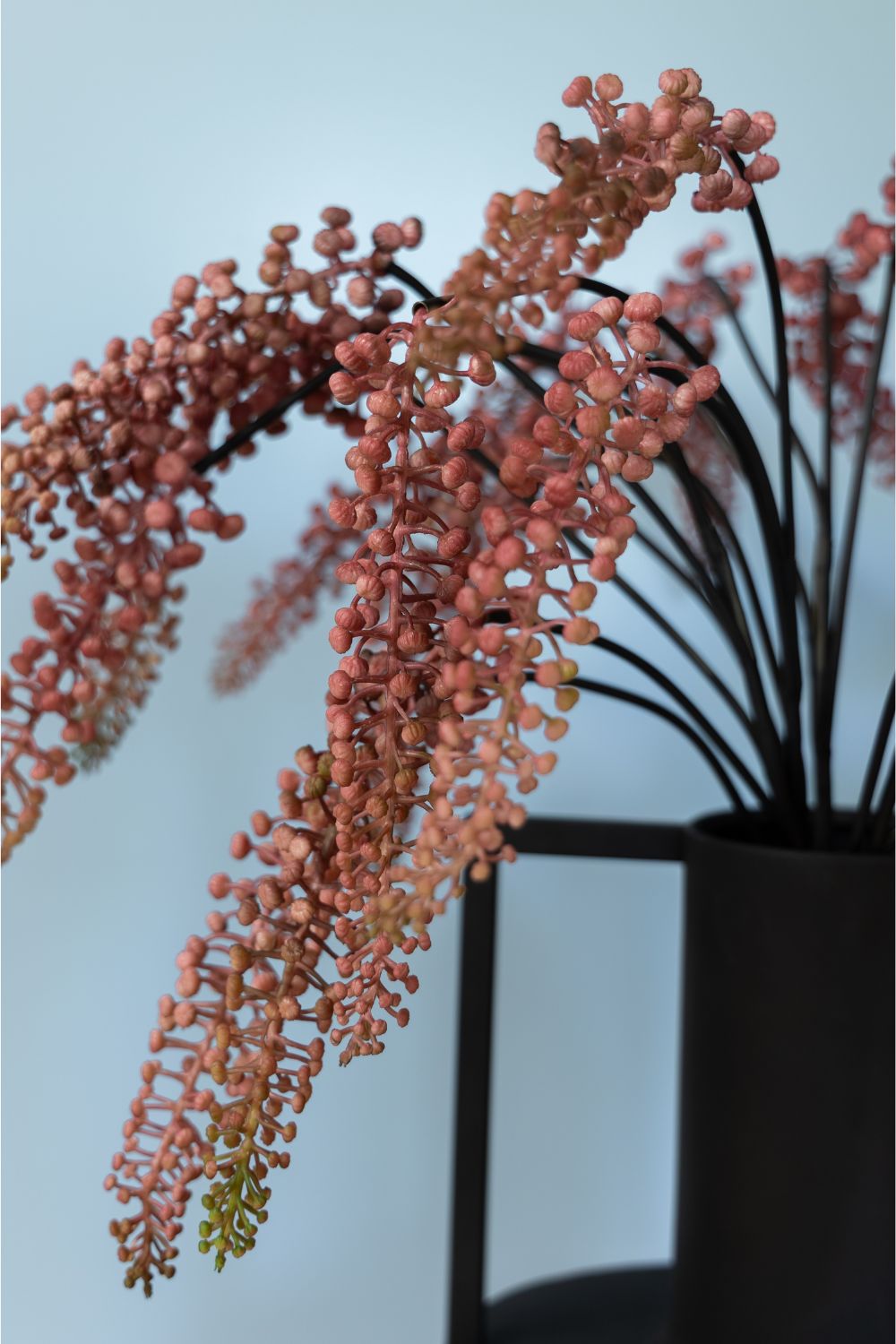 details 2 Kunstboeket Powerfull Phytolacca
