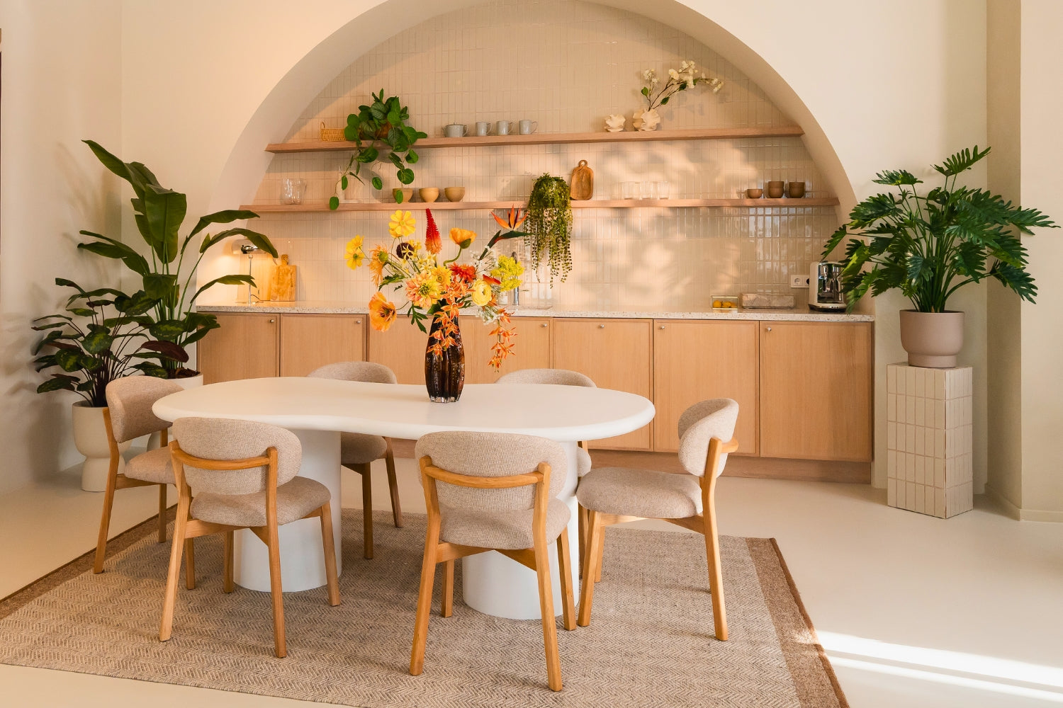 Breng de jungle in huis met tropische kunstplanten.